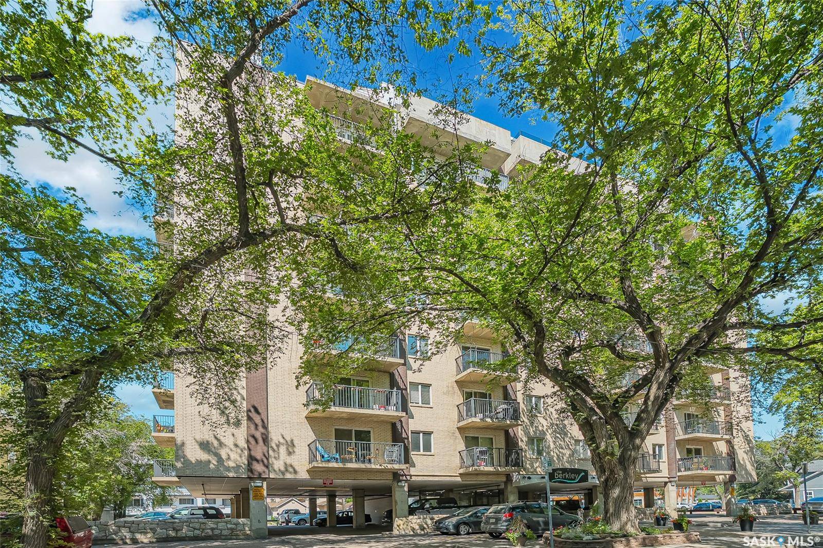 537 4th AVENUE N #Penthouse B, Saskatoon, SK S7K 2M6