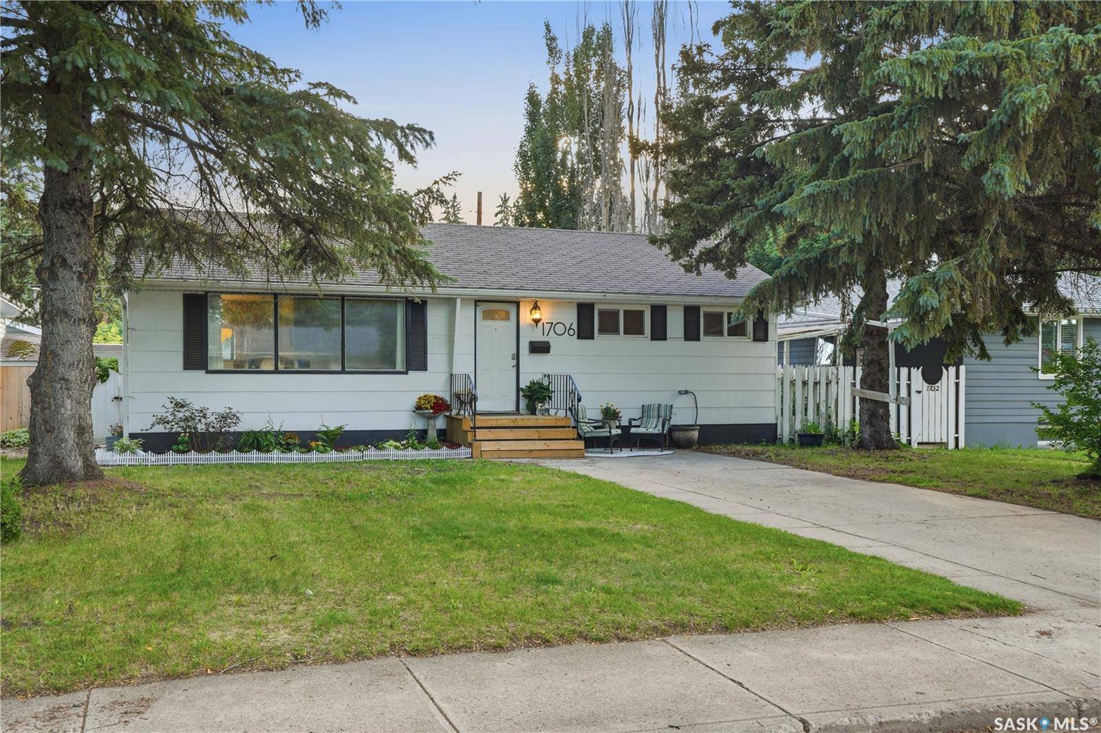 1706 Ewart AVENUE, Saskatoon, SK S7H 2L2