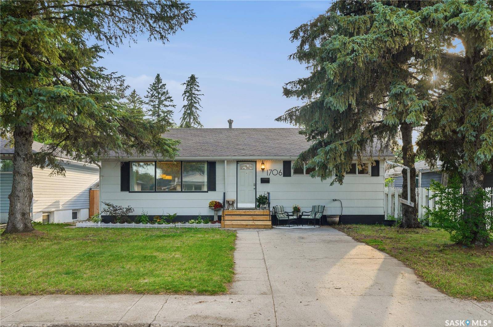 1706 Ewart AVENUE, Saskatoon, SK S7H 2L2