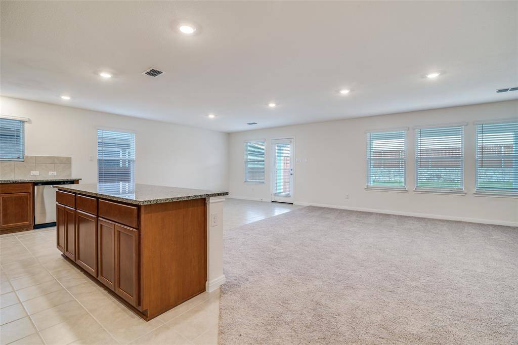 4046 Bedford Drive, Crandall, TX 75114
