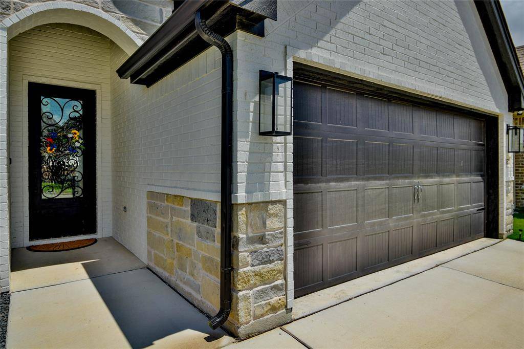 1453 Highland Park Circle, Granbury, TX 76048
