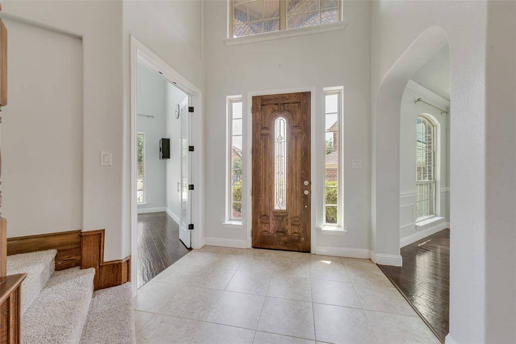 419 Aylesbury Drive, Roanoke, TX 76262