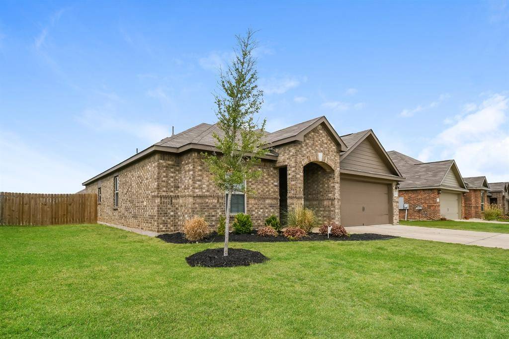1536 Millennium Drive, Crowley, TX 76036