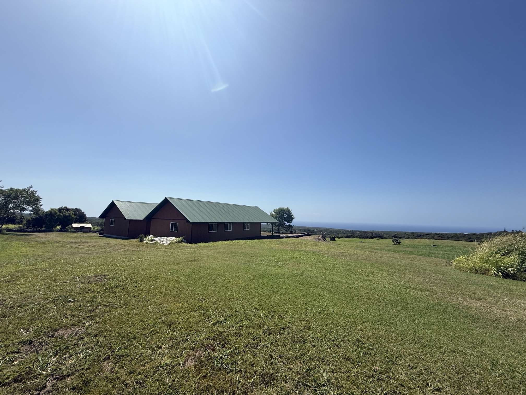 94-1547 KAALUALU RD, Naalehu, HI 96772