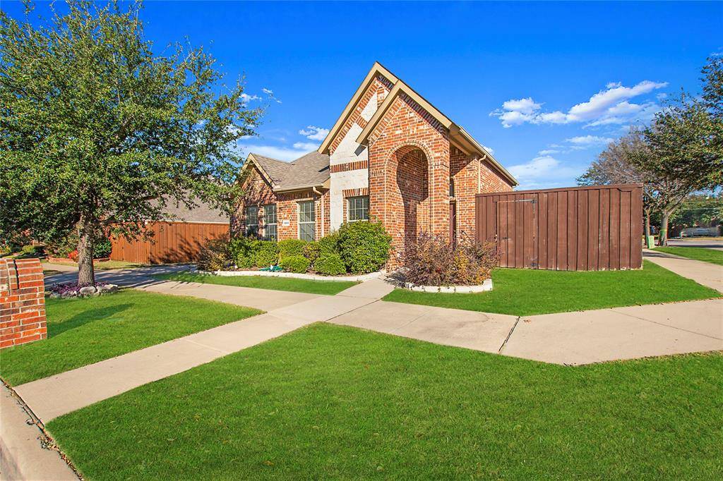 9886 Bell Rock Road, Frisco, TX 75035