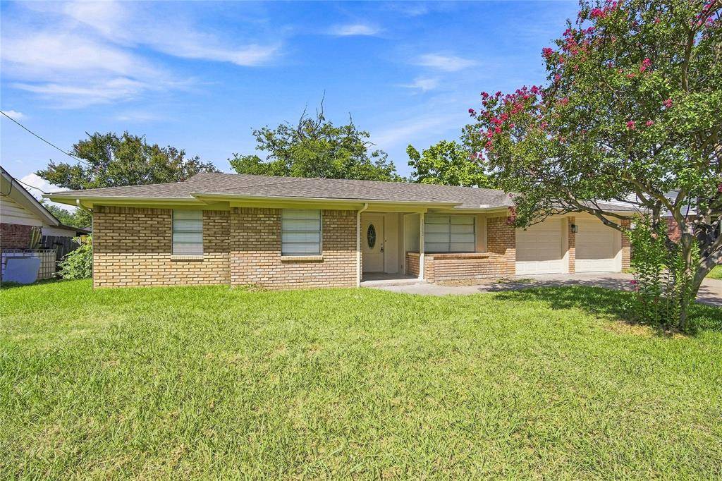 1109 Williamsburg Drive, Ennis, TX 75119