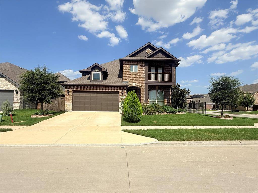 10000 White Pine Drive, Fort Worth, TX 76131