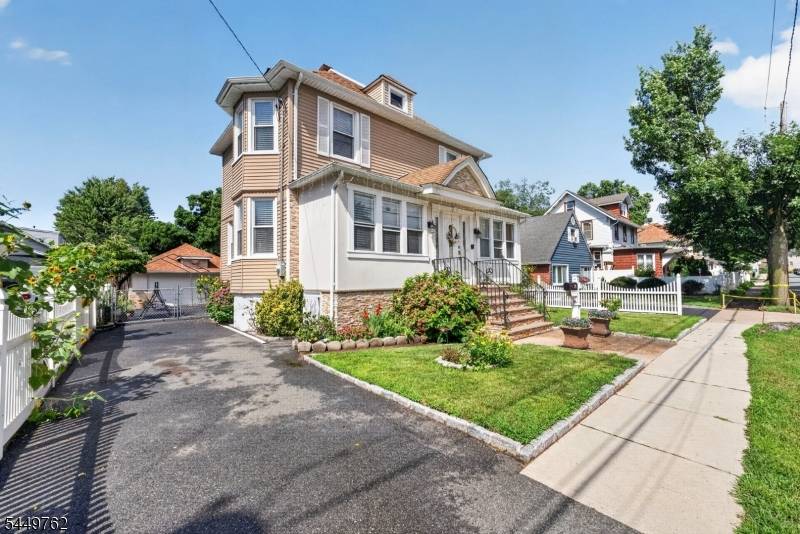30 Elm St, Ridgefield Park Village, NJ 07660