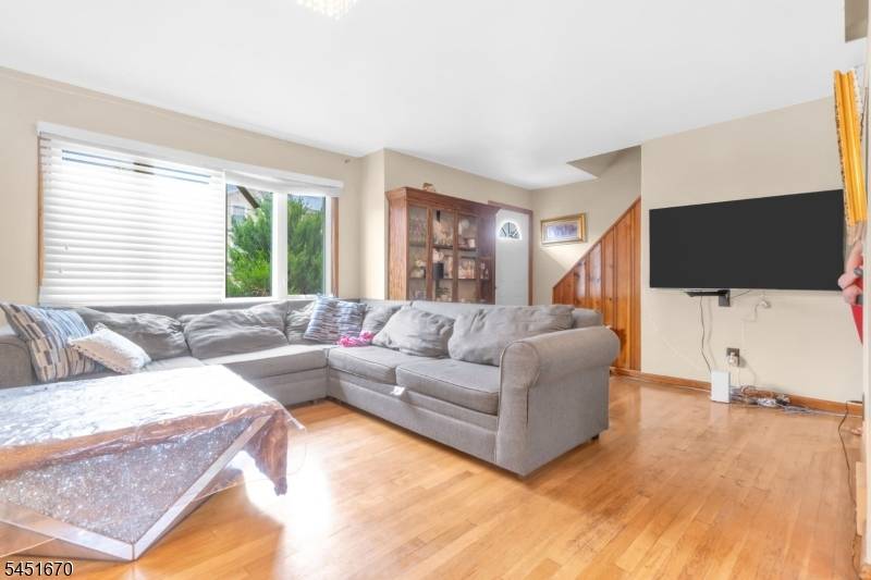 637 Britton St, Elizabeth City, NJ 07202