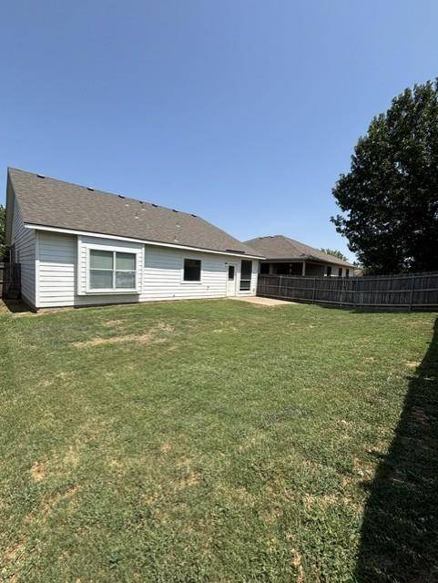 661 Rosario Lane, Fort Worth, TX 76052