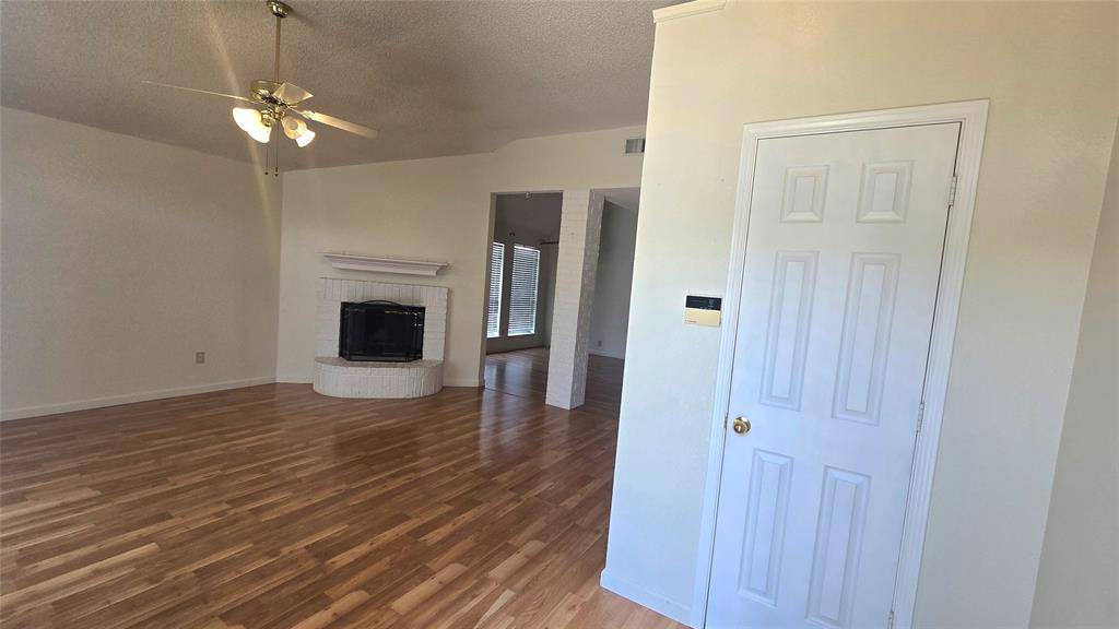 4005 Staghorn Circle N, Fort Worth, TX 76137