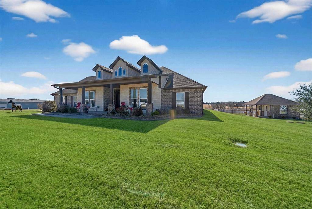 23151 Champion Drive, Lindale, TX 75771