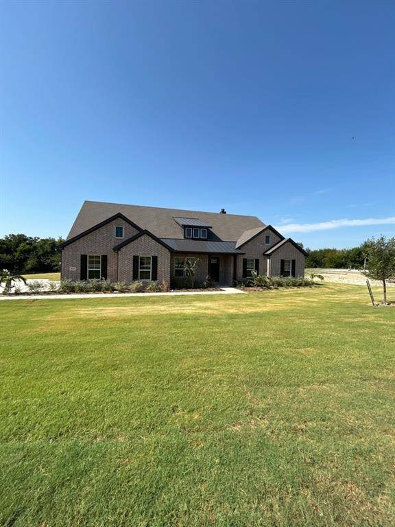 903 Perrin Lane, Van Alstyne, TX 75495