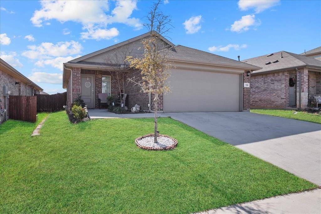 136 Greengate Drive, Boyd, TX 76023