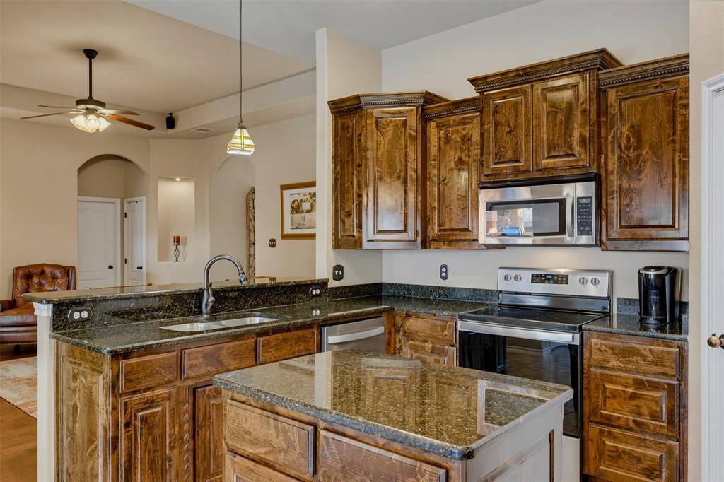 1221 Eagle Lake Drive, Azle, TX 76020