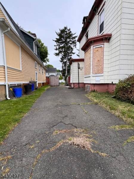 17 Westcott St, East Orange City, NJ 07017