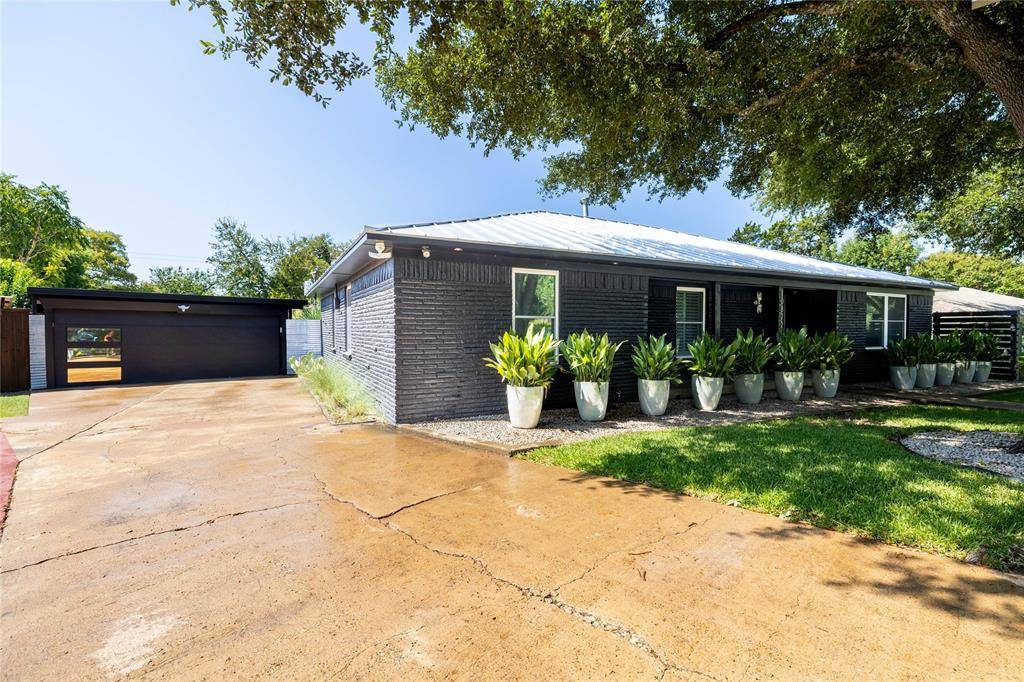 10872 Caprock Circle, Dallas, TX 75218