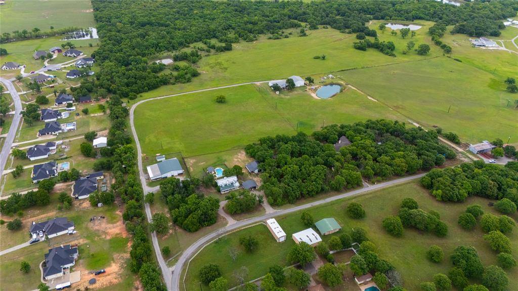 925 Jennings Lane, Azle, TX 76020