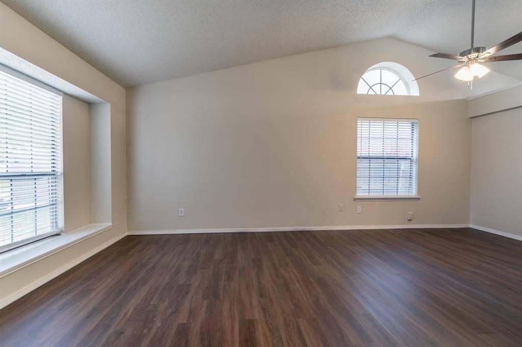 2239 Turf Club Drive, Arlington, TX 76017