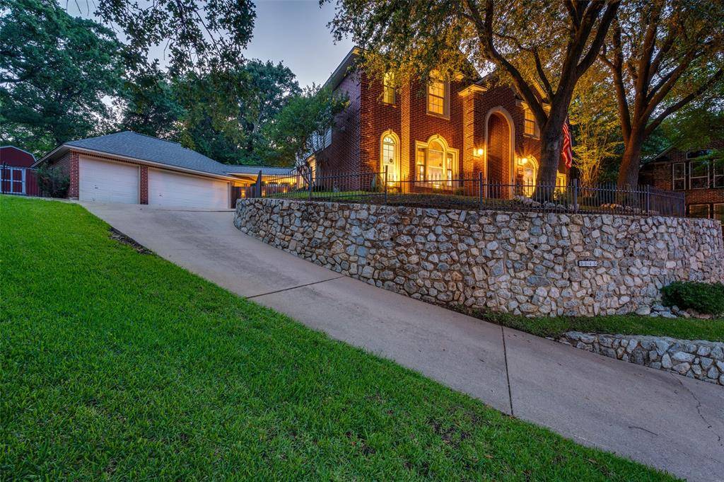 3145 Joyce Court, Grapevine, TX 76051