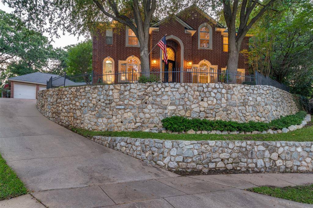 3145 Joyce Court, Grapevine, TX 76051