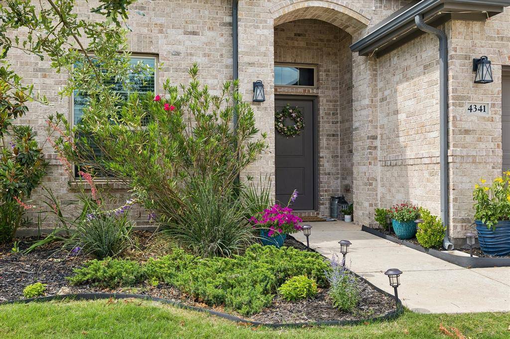 4341 Swallow Drive, Fort Worth, TX 76262