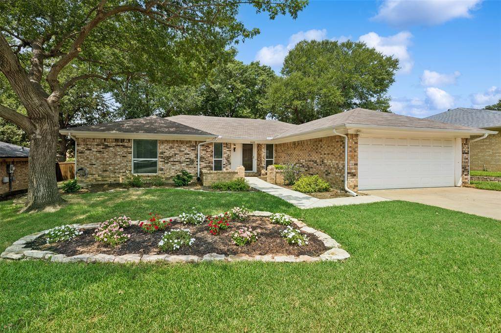 1605 Bedford Oaks Drive, Bedford, TX 76021