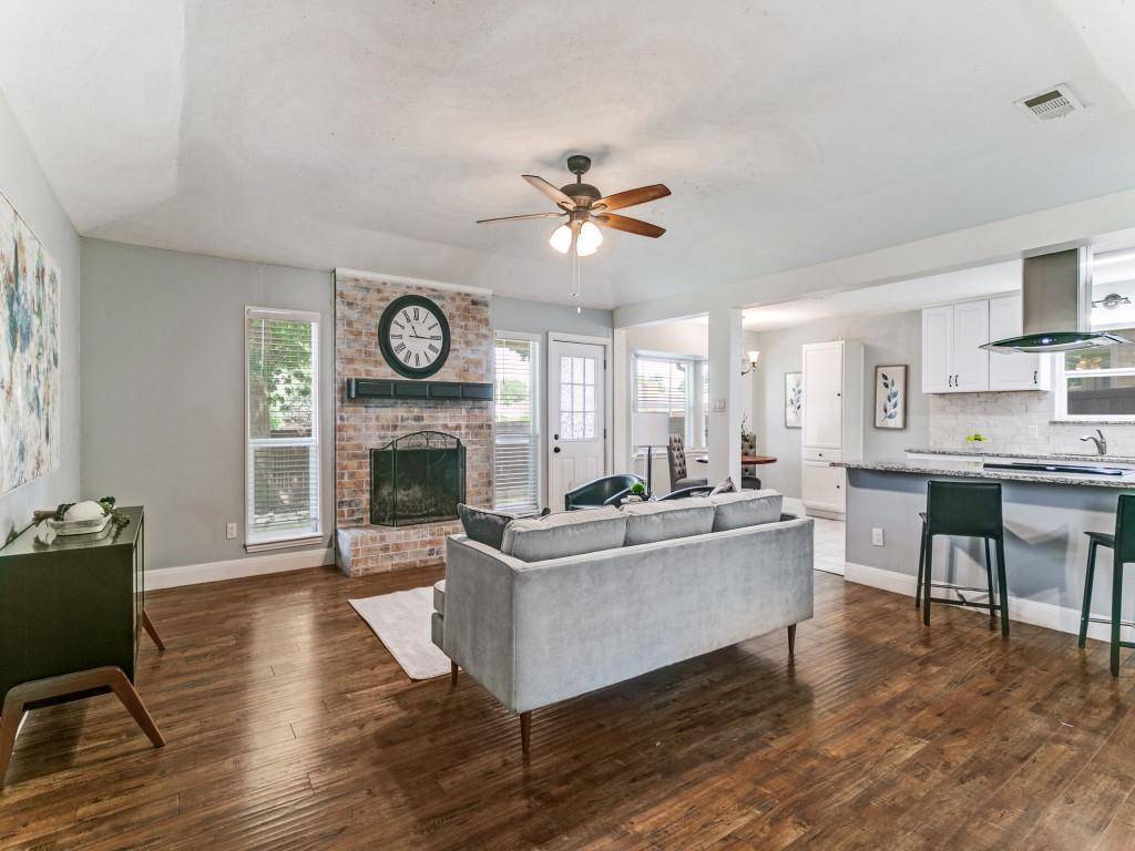 1605 Bedford Oaks Drive, Bedford, TX 76021