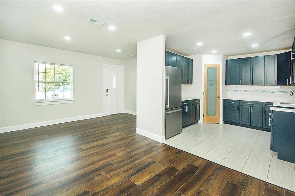 2502 Helmet Street, Irving, TX 75060
