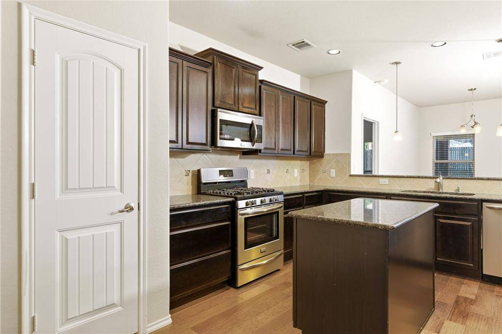 945 Lake Woodland Drive, Little Elm, TX 75068