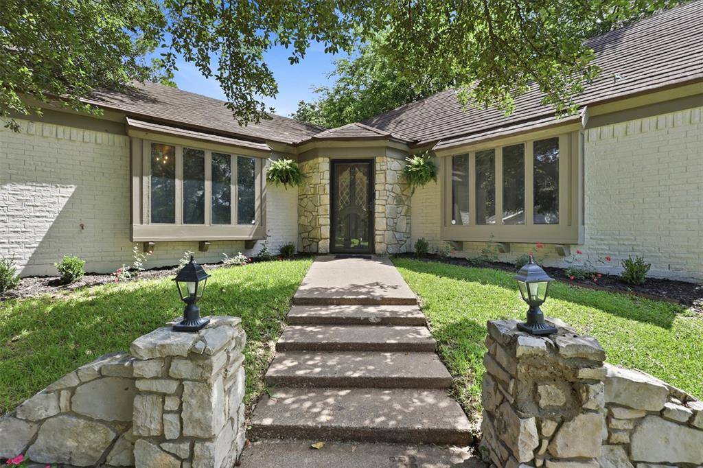 240 Timberlake Drive, Azle, TX 76020