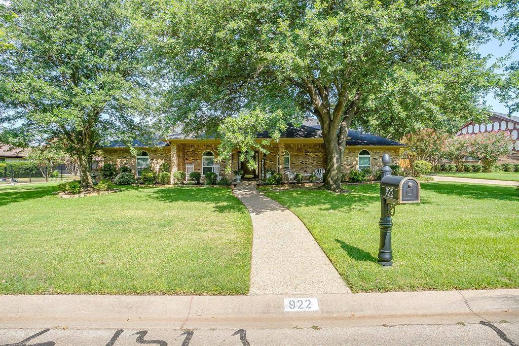 922 Highland Drive, Cleburne, TX 76033