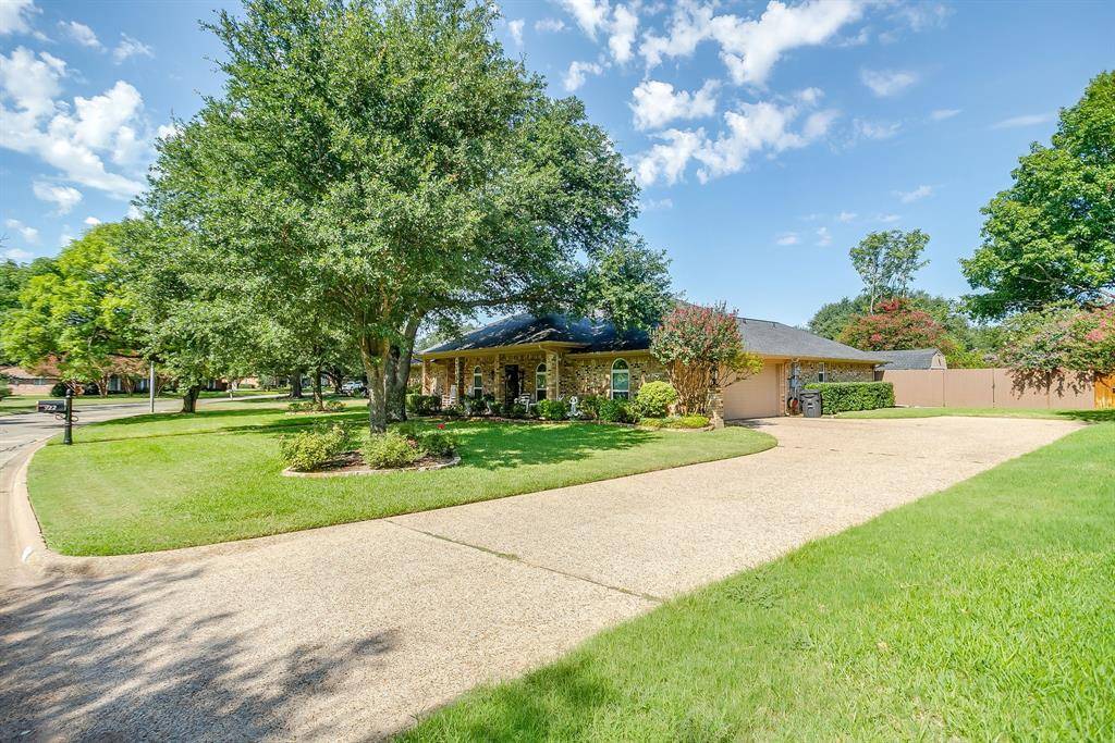 922 Highland Drive, Cleburne, TX 76033