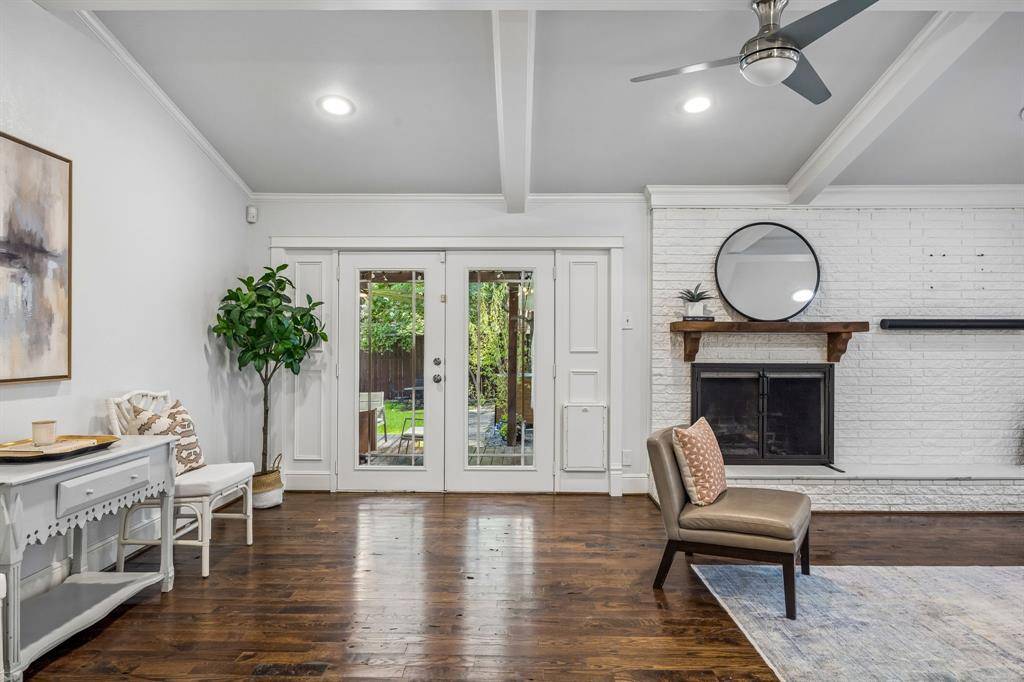 9946 Vistadale Drive, Dallas, TX 75238
