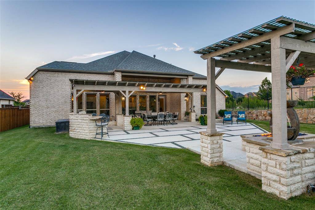 1024 Myers Park Trail, Roanoke, TX 76262