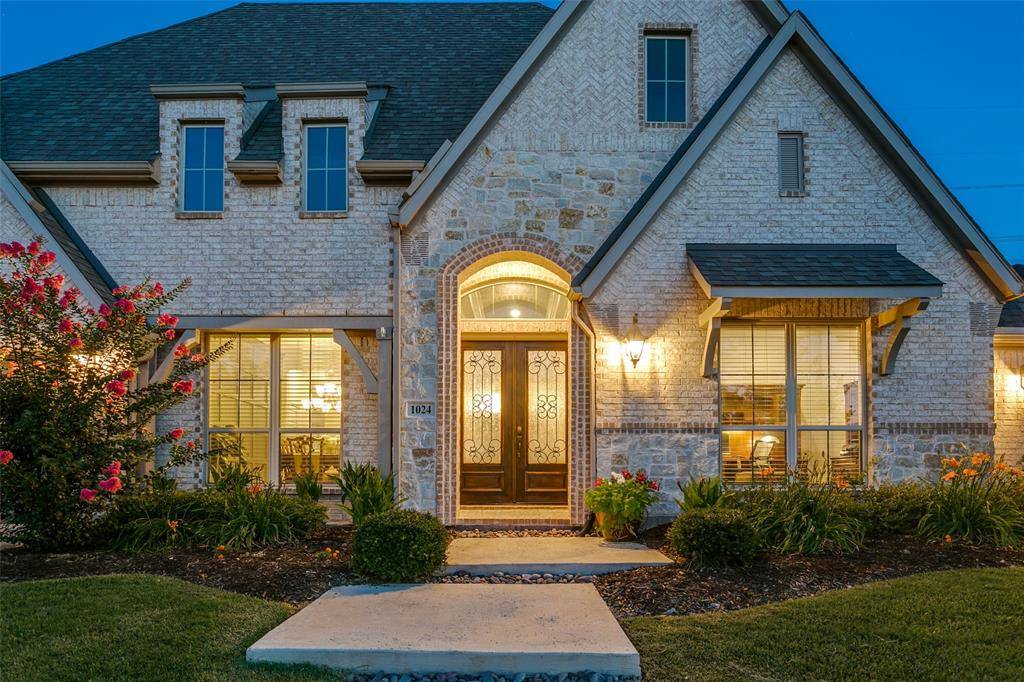 1024 Myers Park Trail, Roanoke, TX 76262