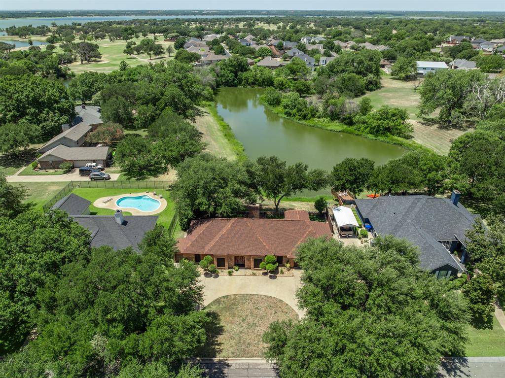 9208 Country Lake Drive, Waco, TX 76708
