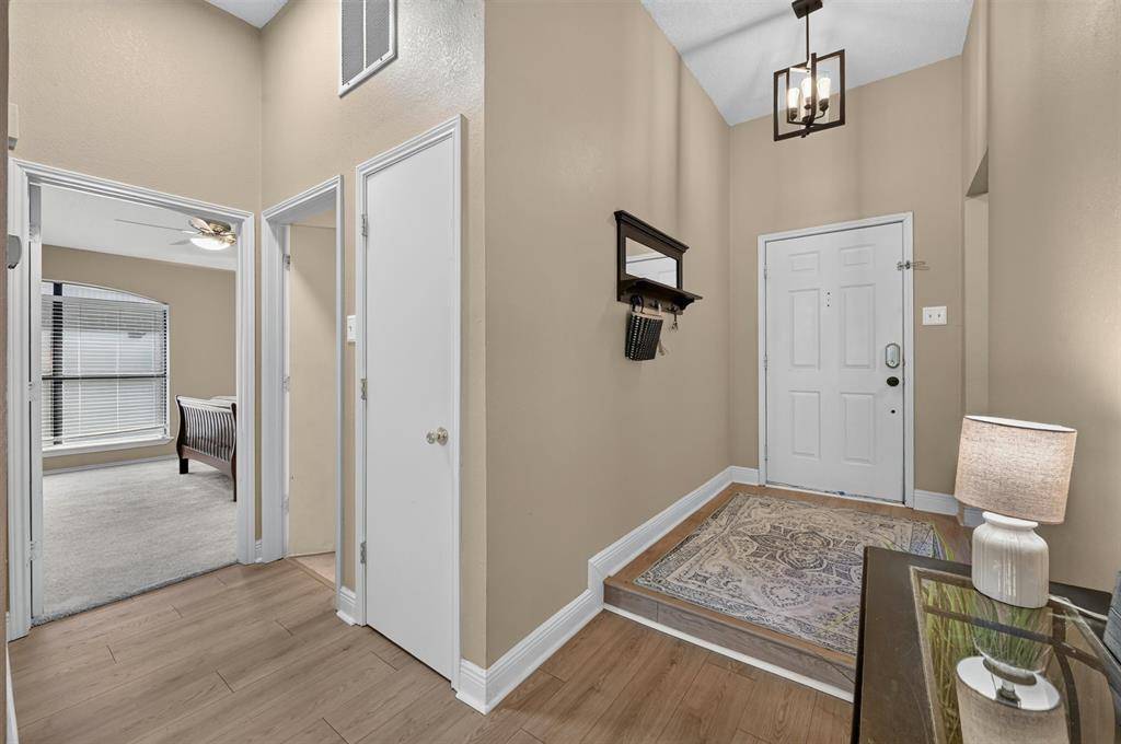2103 Meadowview Drive, Corinth, TX 76210
