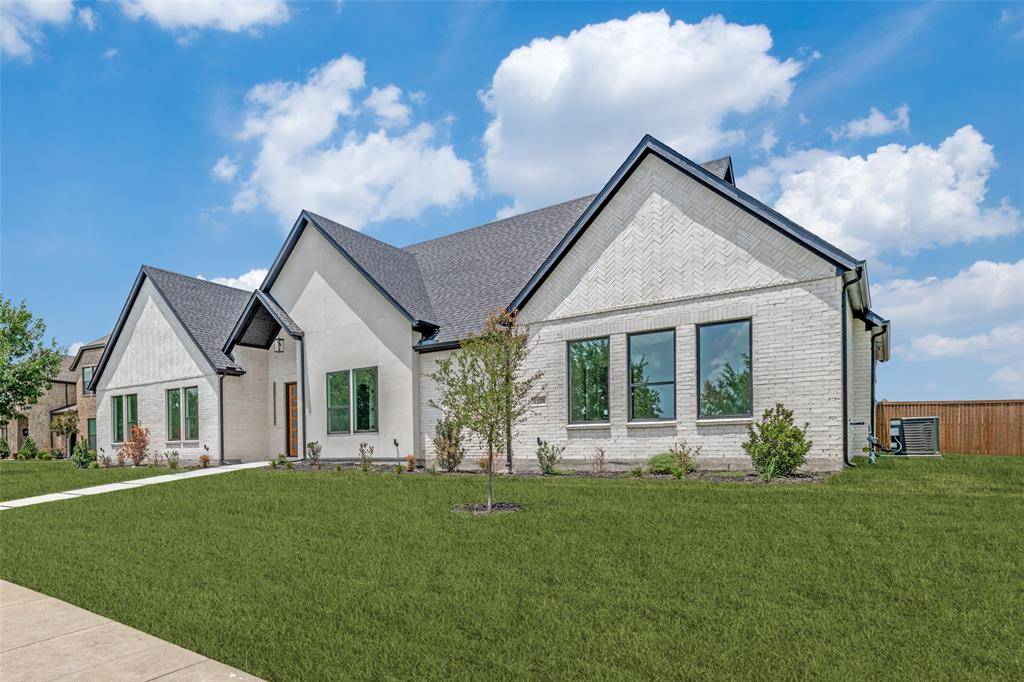 1104 Devonshire Drive N, Forney, TX 75126