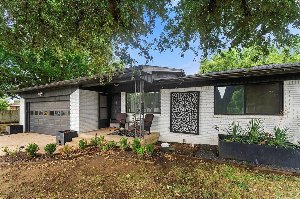 8128 Newman Drive, North Richland Hills, TX 76180