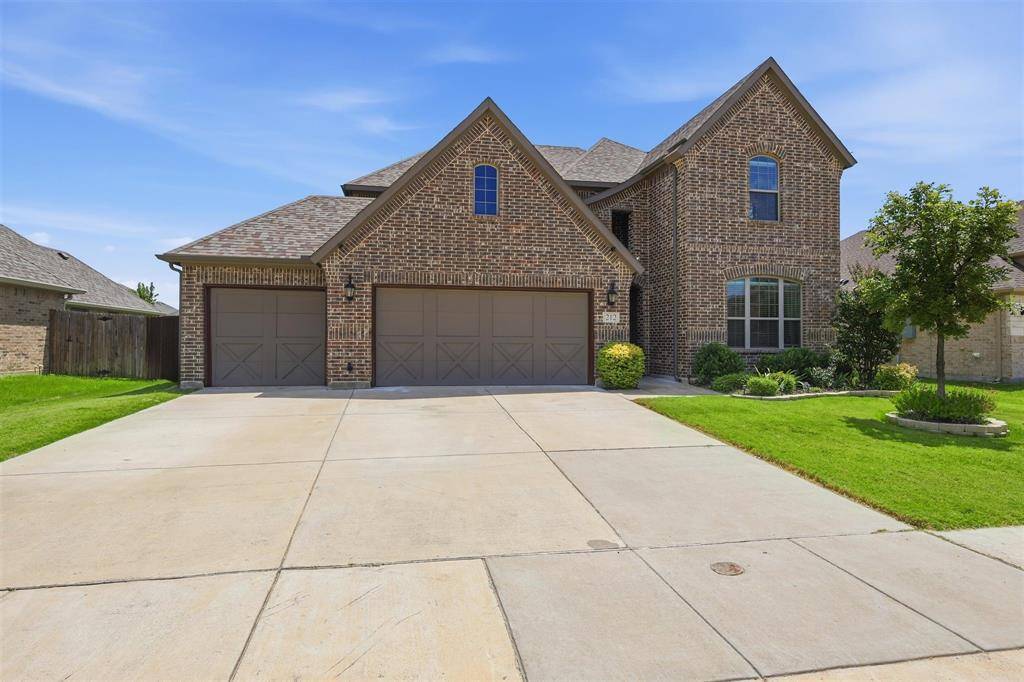 212 Lillian Lane, Waxahachie, TX 75165