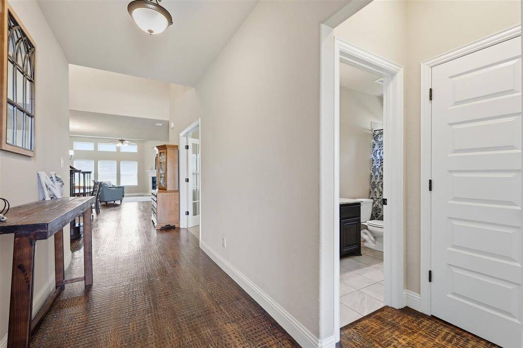 212 Lillian Lane, Waxahachie, TX 75165