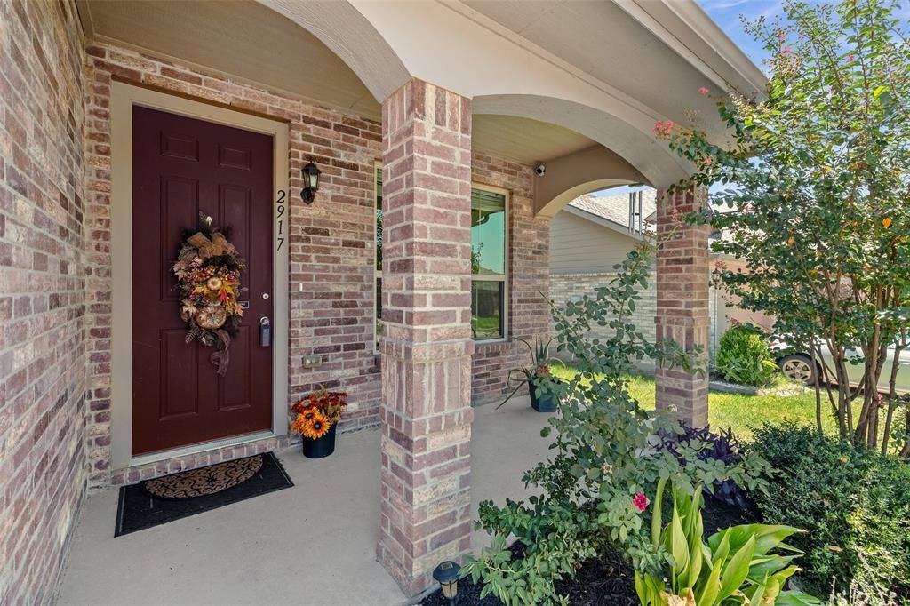 2917 Whitetail Chase Drive, Fort Worth, TX 76108