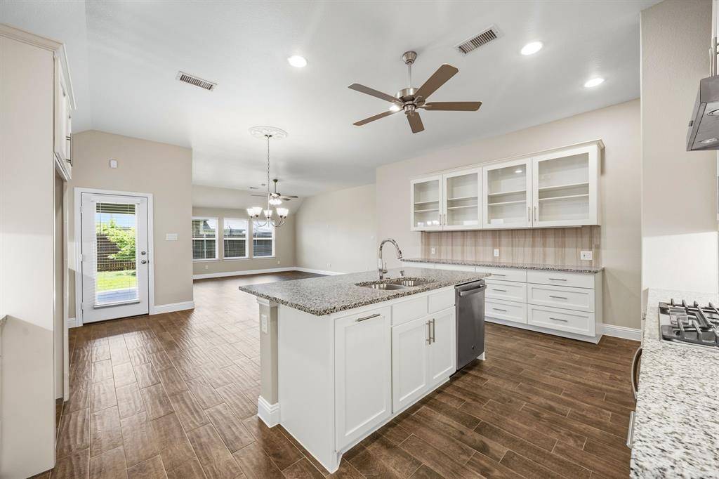 842 Mildren Lane, Fate, TX 75087