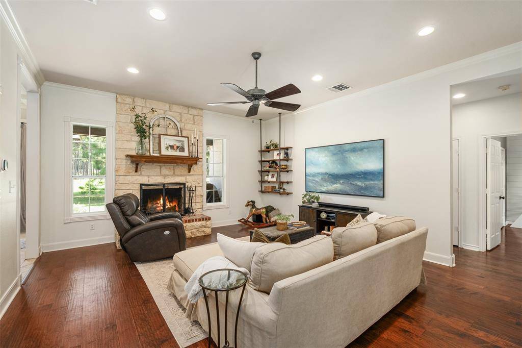 1109 Robbins Road, Athens, TX 75751