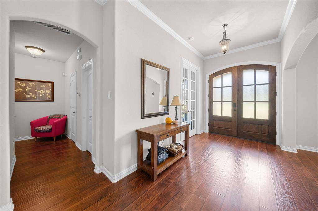 508 Oak Forest Court, Kennedale, TX 76060