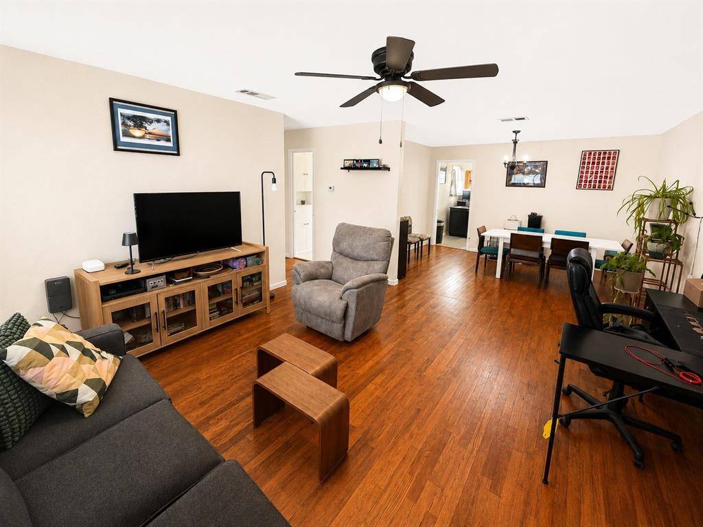 2015 AVON Drive, Denison, TX 75020