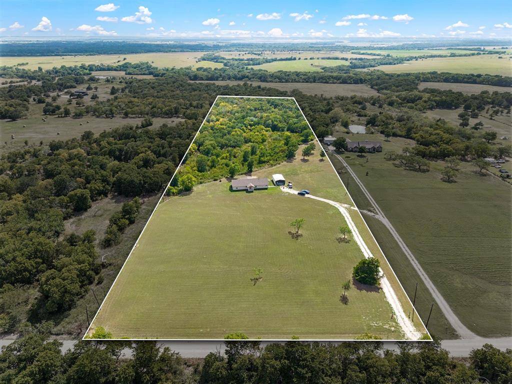 9888 NW County Road 2221, Barry, TX 75102