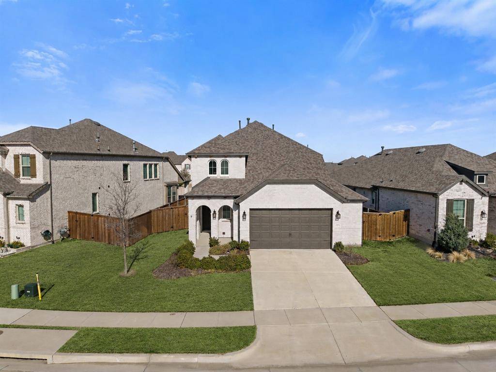 1825 Pelham Drive, Aubrey, TX 76227