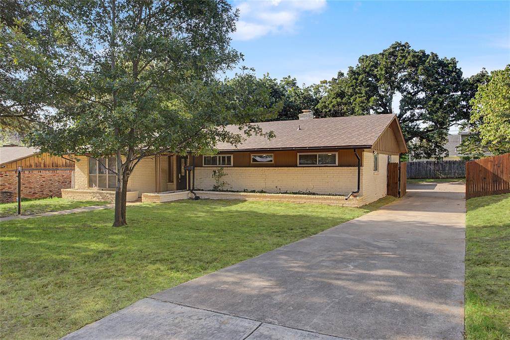 7232 Monterrey Drive, Fort Worth, TX 76112